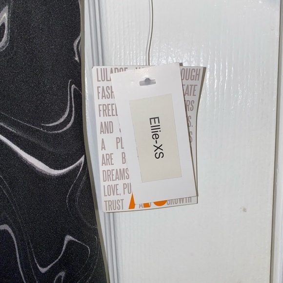 LulaRoe Ellie Dress - Picture 2 of 6